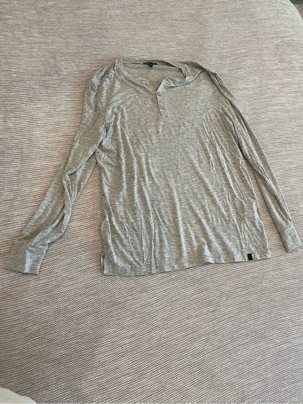 Express Men's Light Gray Long-Sleeve Henley